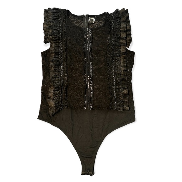 Tops - Lace black bodysuit